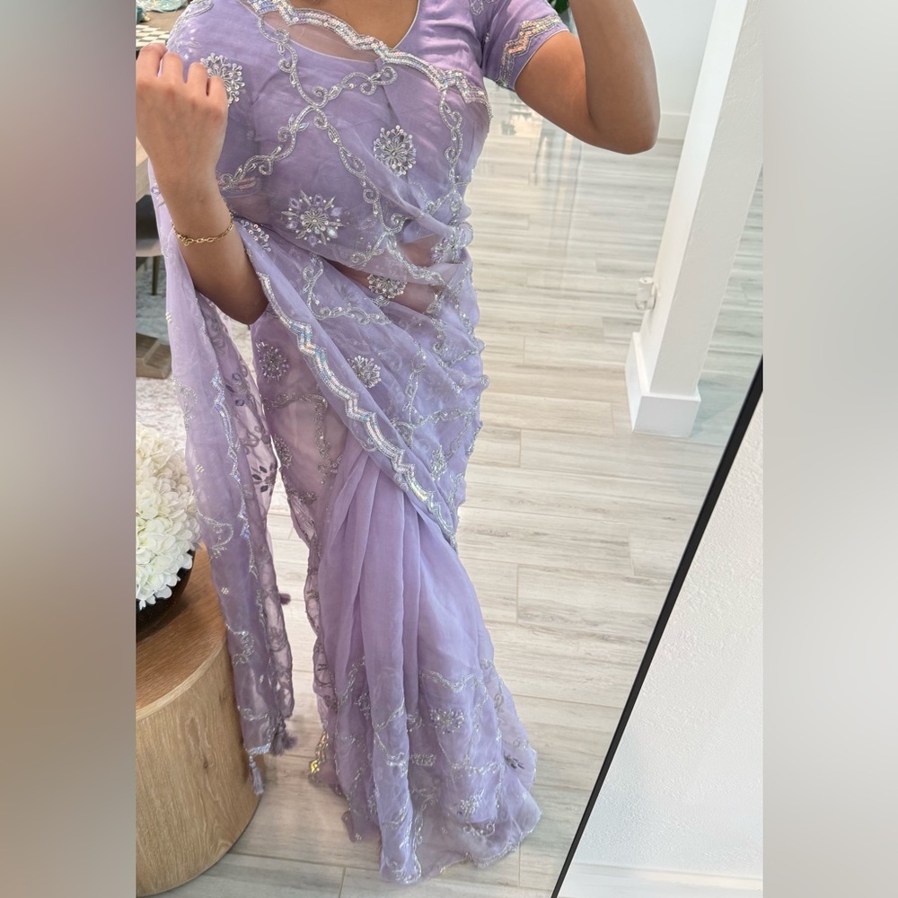 Lavender Embroidered Saree - Picture 4 of 10
